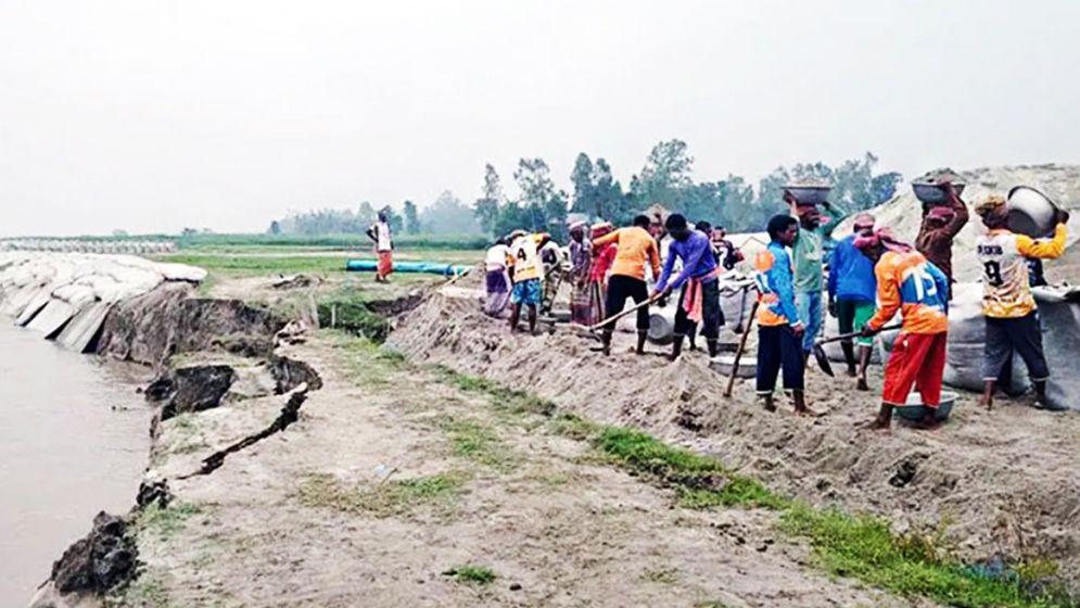 ভয়াবহ রূপ নিয়েছে যমুনার ভাঙন