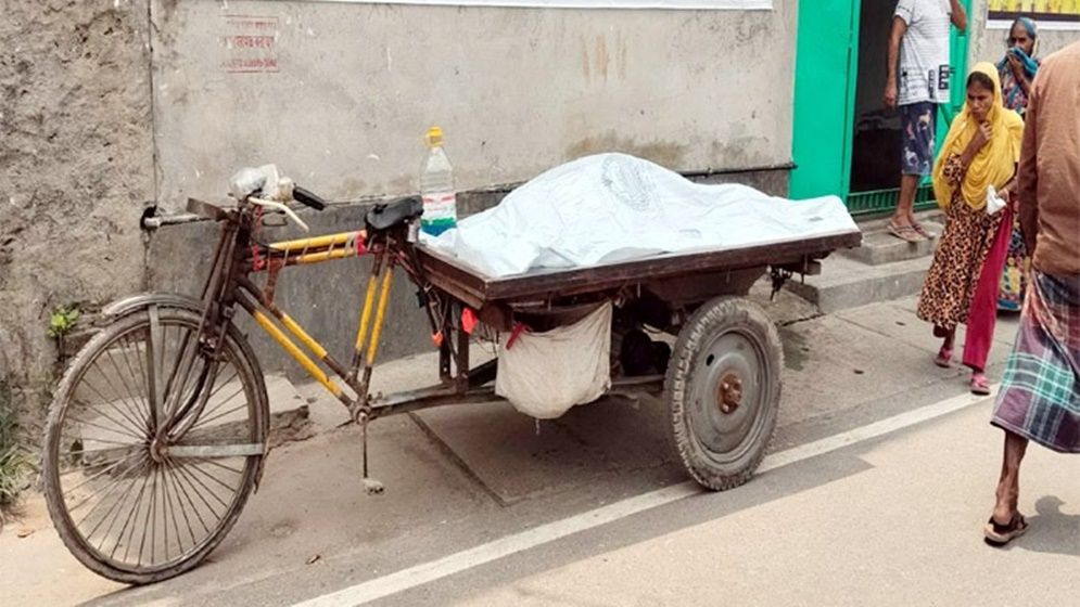 ডোবা থেকে বৃদ্ধের অর্ধগলিত লাশ উদ্ধার