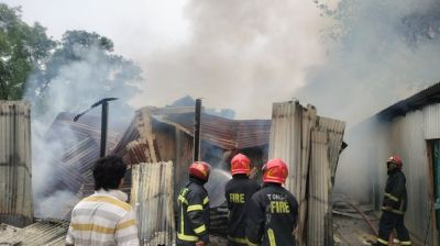 টঙ্গীতে আগুনে পুড়ল ২৫ ঘর