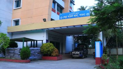 চাঁদা না পেয়ে ব্যবসায়ীর হাত-পা ভেঙে দিলেন শ্রমিক দল নেতা
