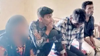 সীমান্তে অনুপ্রবেশকালে চারজনকে আটক করেছে স্থানীয়রা