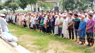 আলোচিত কৃষক কবির হোসেনের দাফনসম্পন্ন, পাশে থাকার ঘোষণা প্রাণিসম্পদ প্রতিমন্ত্রীর