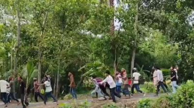 আধিপত্য বিস্তার নিয়ে দুপক্ষের সংঘর্ষ ককটেল বিস্ফোরণ, আহত ৫