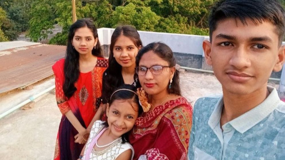 মা ও তিন মেয়ে হত্যার ঘটনায় ২ মামলা