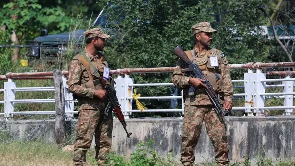পাকিস্তানে সেনাবাহিনীর অভিযানে ‘ভারত-সমর্থিত’ ৮ ‘সন্ত্রাসী’ নিহত