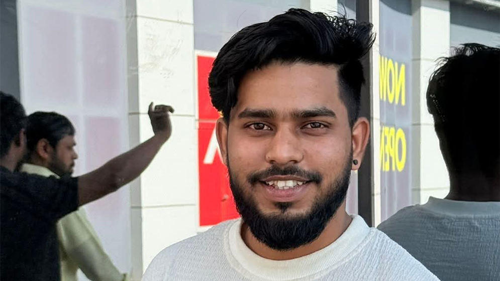 ফেসবুক স্ট্যাটাসে ক্ষমা চাইলেন, সন্ধ্যায় মিলল গাছে ঝুলন্ত মরদেহ
