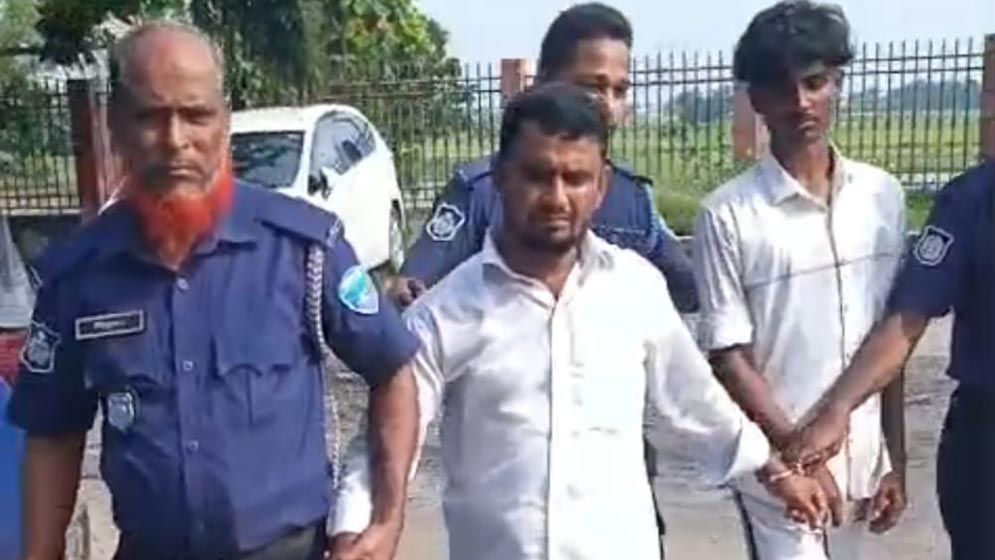 ছাগলকে পাইপ দিয়ে পানি খাওয়ানো চাঁন বাদশা আটক