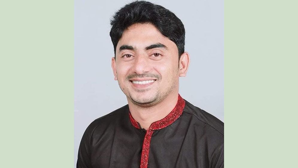 দেশে ফিরে বিমানবন্দরে স্বেচ্ছাসেবক লীগ নেতা গ্রেফতার