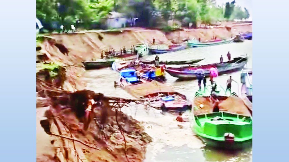 যাদুকাটায় বালু লুটের মহোৎসব, সবার মুখ বন্ধ