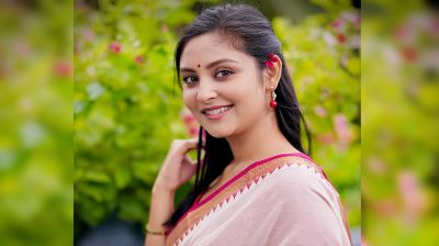 সম্পর্কে জড়ালেন নাজনীন নীহা, প্রেমিকের বিষয়ে যা জানালেন অভিনেত্রী