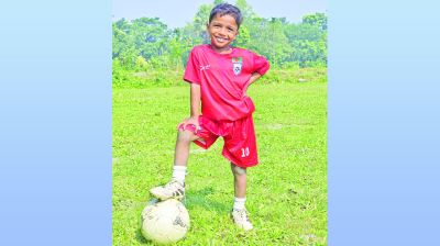 ‘চাঁদপুরের মেসি’ খুদে ফুটবল প্রতিভা