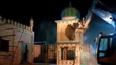নোটিশ ছাড়াই ভারতে ভাঙা হলো তিন মসজিদ ও মাজার