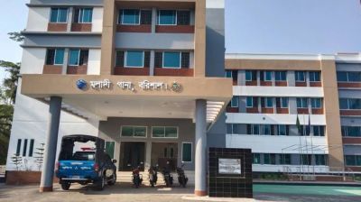 মোবাইলে প্রেম, লঞ্চে ‘ধর্ষণ করে’ নারীকে থানায় ফেলে পালাল যুবক
