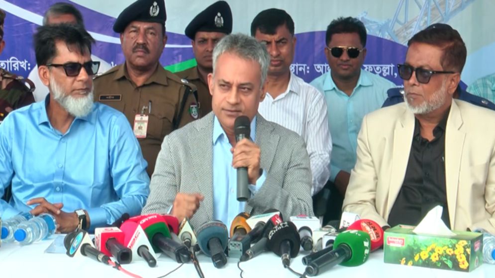 পদ্মা রেলসেতুর পিলারের নিচের মাটিকাটা নিয়ে যা বললেন সেতুমন্ত্রী