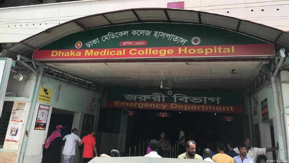 দিয়াশলাই জ্বালাতেই বিস্ফোরণ, দগ্ধ তিন বন্ধু