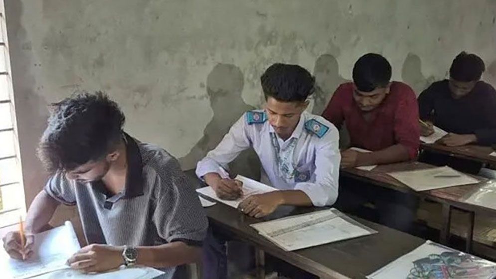পরীক্ষার সুযোগ পেল প্রতারণার শিকার ছয় শিক্ষার্থী