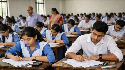 জামালপুরে ভুল প্রশ্নপত্রে এইচএসসি পরীক্ষা