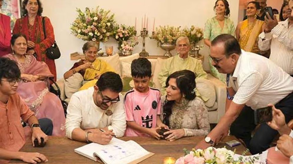 বিয়ের সাজে আমির-গৌরী, প্রথম ছবি প্রকাশ্যে