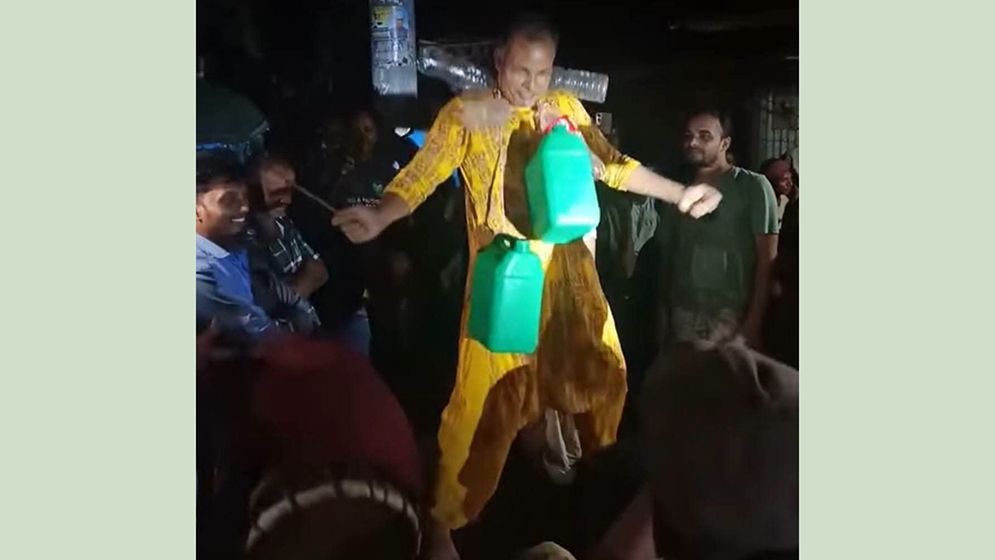সালোয়ার-কামিজ পরে নাচ গান, বহিষ্কার হলেন বিএনপি নেতা