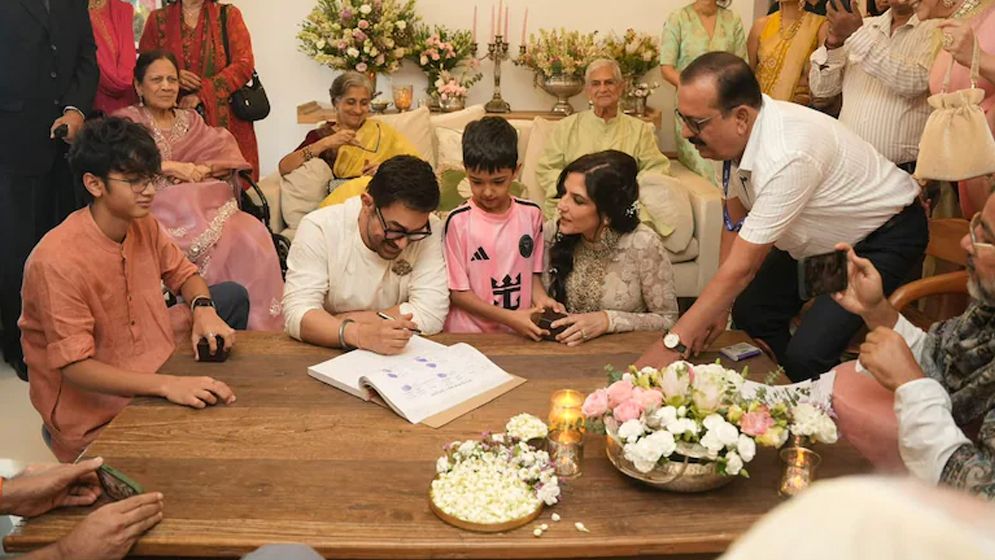 ৬১ বছর বয়সে তৃতীয় বিয়ে সারলেন আমির খান, ছবি প্রকাশ