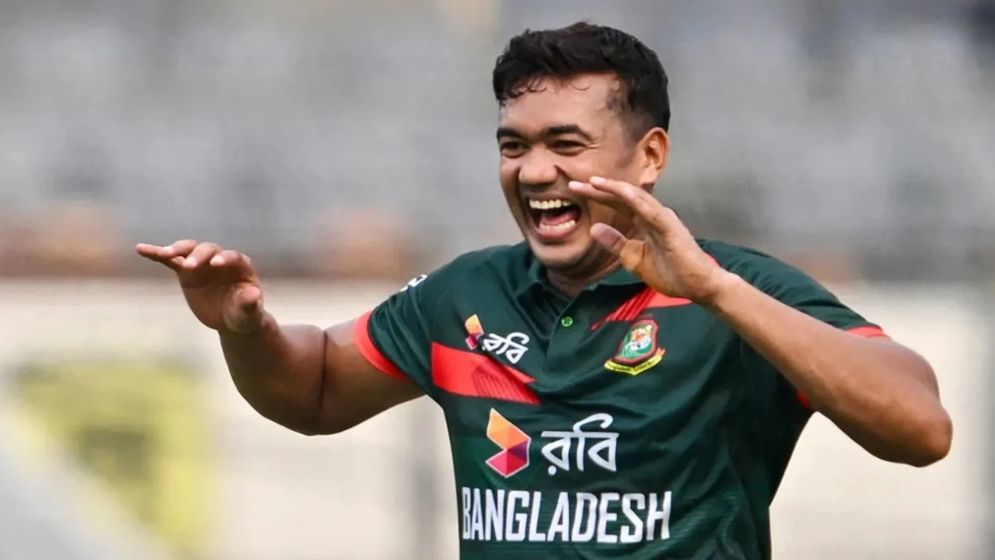 ১৬ ওভারেই ৫ উইকেট হারিয়ে চাপে জিম্বাবুয়ে