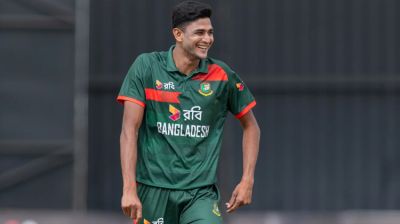 মাশরাফি–রুবেলকে ছাড়িয়ে নাহিদের রেকর্ড