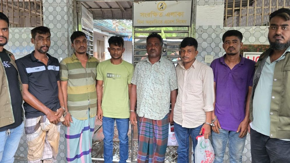 কুমিল্লা আন্তঃজেলার ৭ ডাকাত সর্দার গ্রেফতার