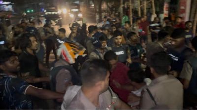 জুতা চুরি নিয়ে সংঘর্ষ, জবিতে সাংবাদিকসহ আহত ১৩