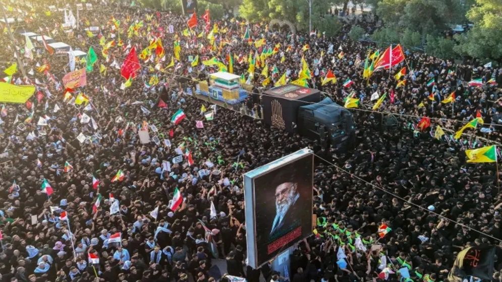নাজাফে খামেনির জানাজায় লাখো মানুষের ঢল, বৃহস্পতিবার দাফন