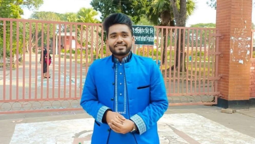 দাঁড়িয়ে থাকা ট্রাকে মোটরসাইকেলের ধাক্কা, এনসিপি নেতা নিহত