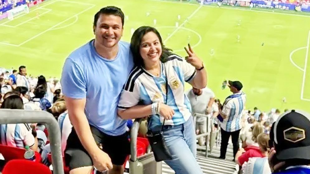 মাঠে প্রিয় দলের খেলা দেখে উচ্ছ্বসিত নাঈম-নাদিয়া