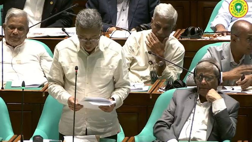ক্ষতিগ্রস্ত ব্যাংকের আমানতকারীরা টাকা পাবেন কিনা, যা বললেন অর্থমন্ত্রী