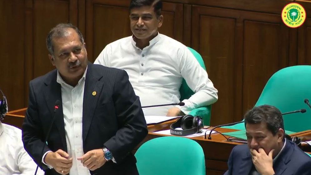 এআই সৃষ্ট গুজব প্রতিরোধে কী পদক্ষেপ সরকারের, জানালেন তথ্যমন্ত্রী