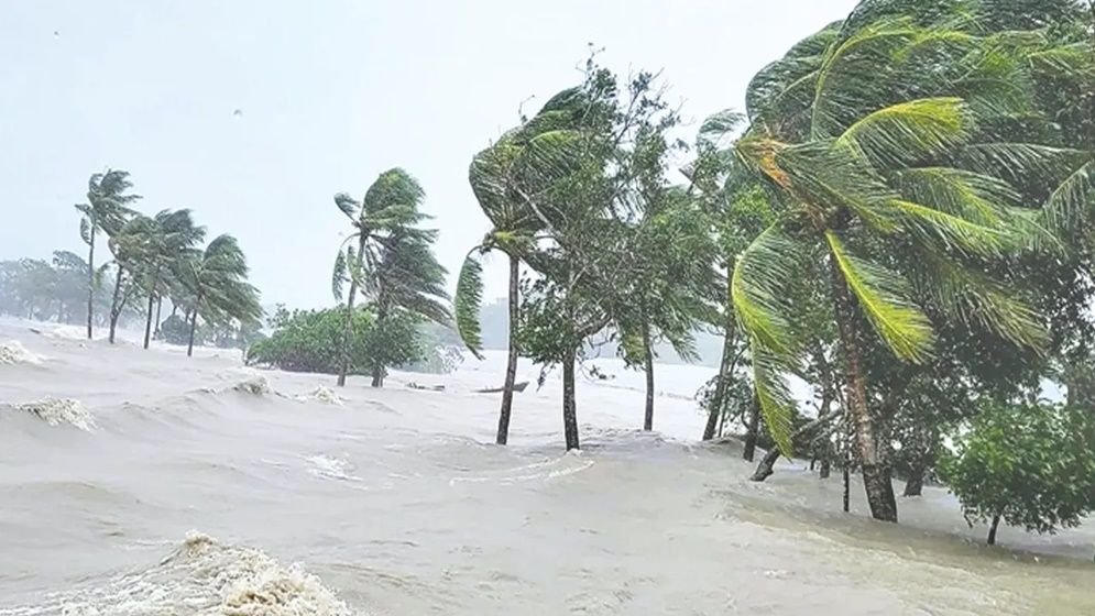 পাঁচ নদীর পানি বিপৎসীমার ওপরে, সাগরে সতর্কসংকেত