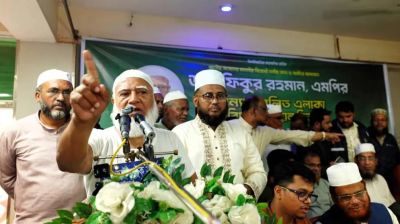 গেঞ্জি পরে বানভাসীদের কাছে যাওয়ার কারণ জানালেন জামায়াত আমির
