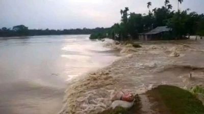 বন্যার পানিতে বৃদ্ধের মৃত্যু, মনু নদীর বাঁধ ভেঙে ৩০ গ্রাম প্লাবিত