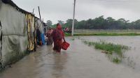মনপুরায় পানিবন্দি ২০ হাজার মানুষ, অর্ধাহারে-অনাহারে কাটছে দিন