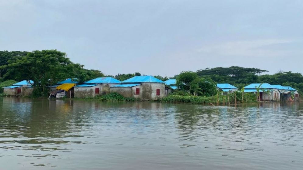 পানিবন্দি হাতিয়ার আশ্রয়ণ প্রকল্পের ৩৯ পরিবার