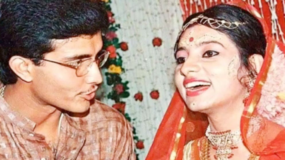 শত্রুতা ভুলে যেভাবে এক হয়েছিল সৌরভ-ডোনা