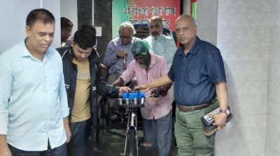 টানা বৃষ্টিতে ডুবে গেছে নয়া পল্টনসহ বিভিন্ন সড়ক
