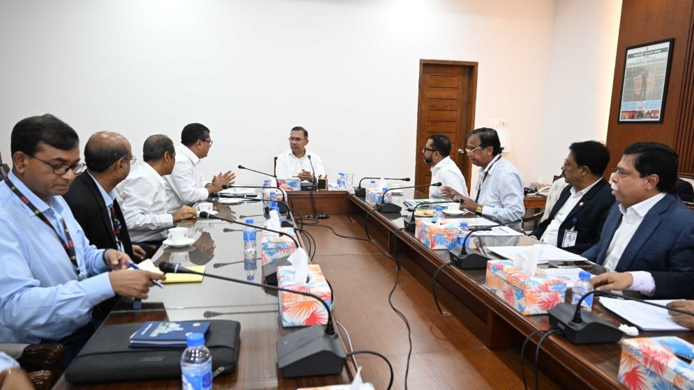 ধানমণ্ডি-গুলশান লেকের সংস্কার ও উন্নয়ন সংক্রান্ত বৈঠক অনুষ্ঠিত