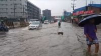 ঢাকা-টাঙ্গাইল মহাসড়কে ভয়াবহ জলাবদ্ধতা