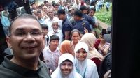 বাবুগঞ্জে শিক্ষার্থীদের সঙ্গে প্রধানমন্ত্রীর কুশল বিনিময়
