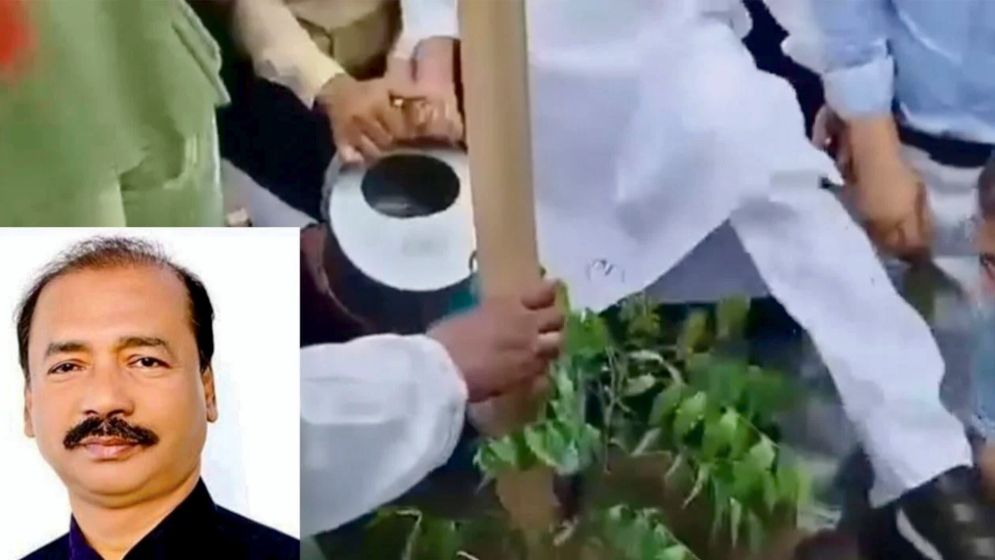 বিএনপি নেতাকে লাথি দিয়ে ভাইরাল এমপি