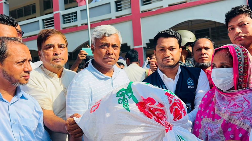 বন্যার ক্ষতি কাটিয়ে পুনর্বাসনই এখন সরকারের অগ্রাধিকার: প্রতিমন্ত্রী অমিত