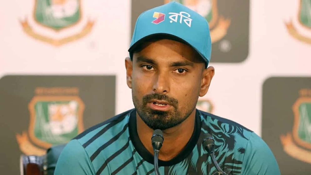 এলপিএল থেকে নাম সরিয়ে নিলেন লিটন
