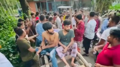 মাদকসেবীদের ঠেলাগাড়িতে বেঁধে এলাকায় ঘুরিয়ে পুলিশে সোপর্দ
