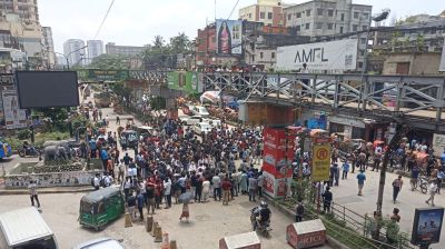 শিক্ষার্থীদের ‘লংমার্চ টু শিক্ষা মন্ত্রণালয়’ ঘিরে সায়েন্সল্যাবে পুলিশের কড়া অবস্থান