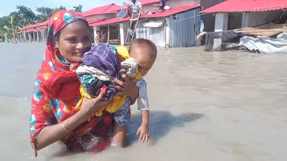 মেঘনার পানি বিপৎসীমার ১০০ সেমি উপরে, পানিবন্দি ১০ হাজার মানুষ