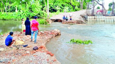 কক্সবাজারে ক্ষতি ৮৯০ কোটি টাকা